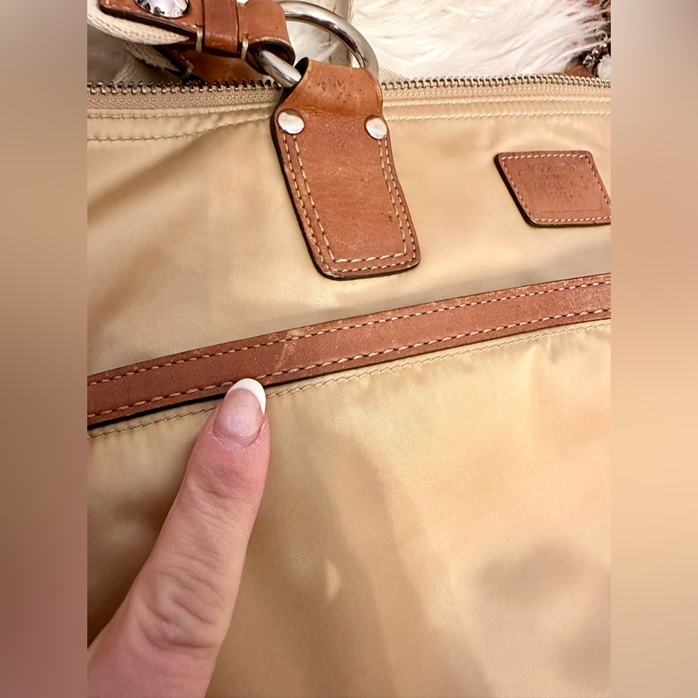 BEAUTIFUL COACH Hampton Tote - Picture 10 of 12